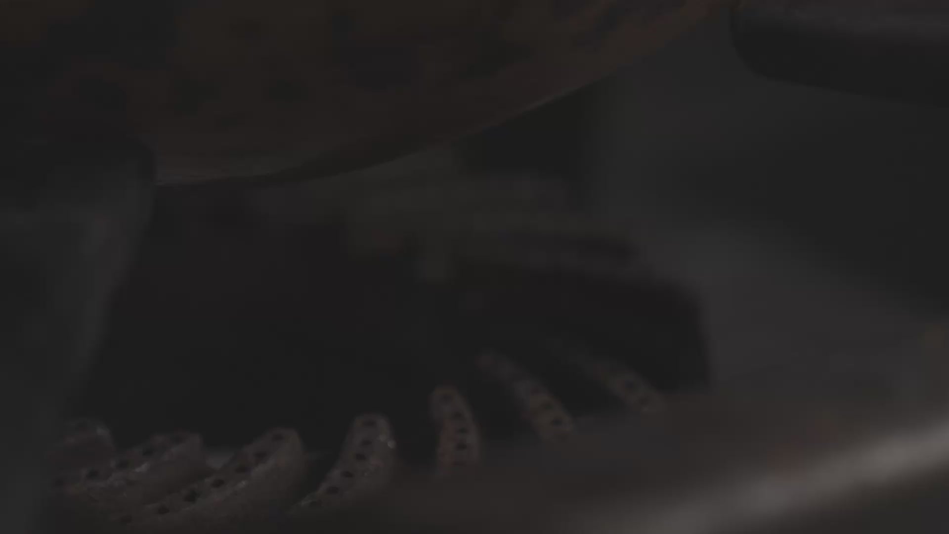 Carica il video: 